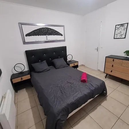 Avec Piscine Sans Vis-a-vis Caux-et-Sauzens